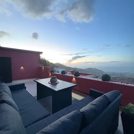 Moderno Con Amplia Terraza Y Vistas Al Mar *